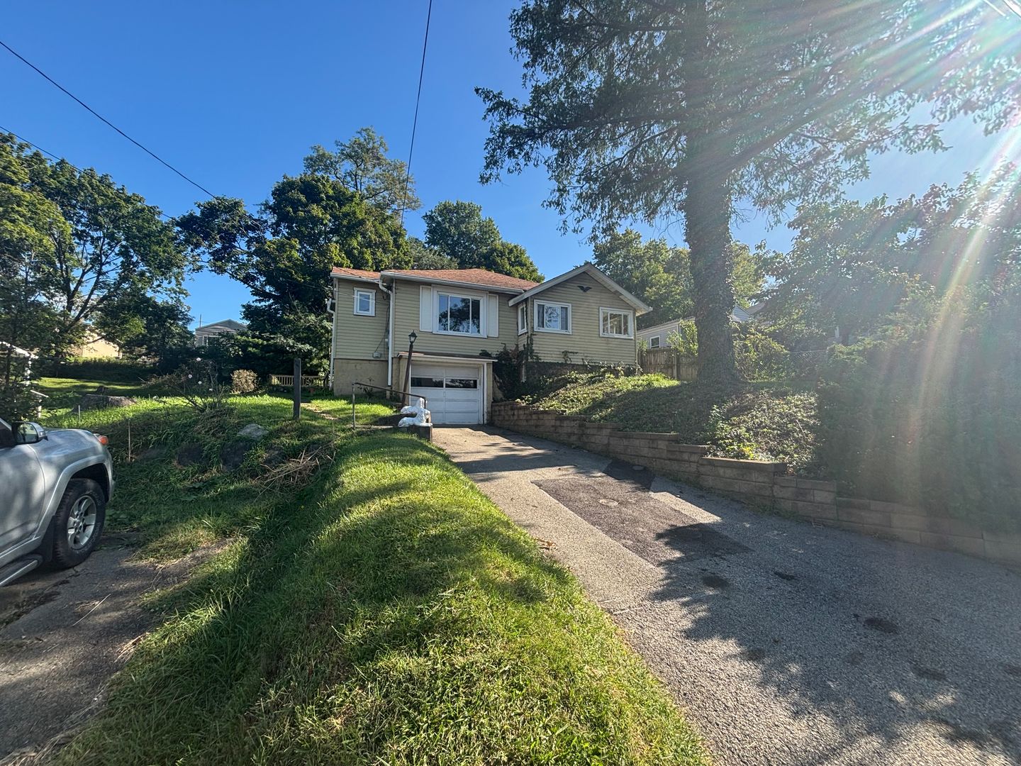 Monroeville House: 217 Rosecrest Dr