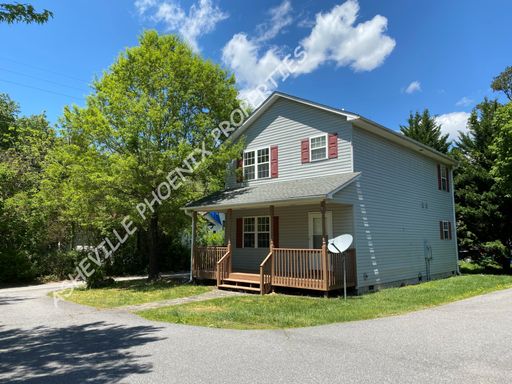 Charming two-story 3-bedroom, 2.5-bathroom home in Swannanoa