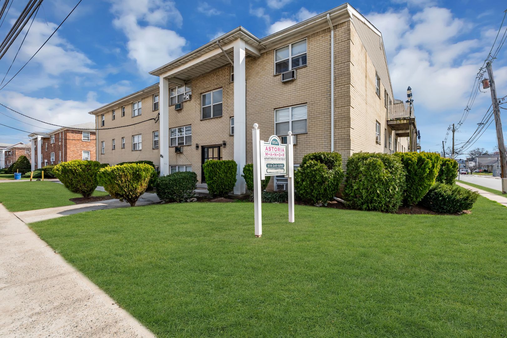 Elizabeth Apartment: 854 West Grand Street