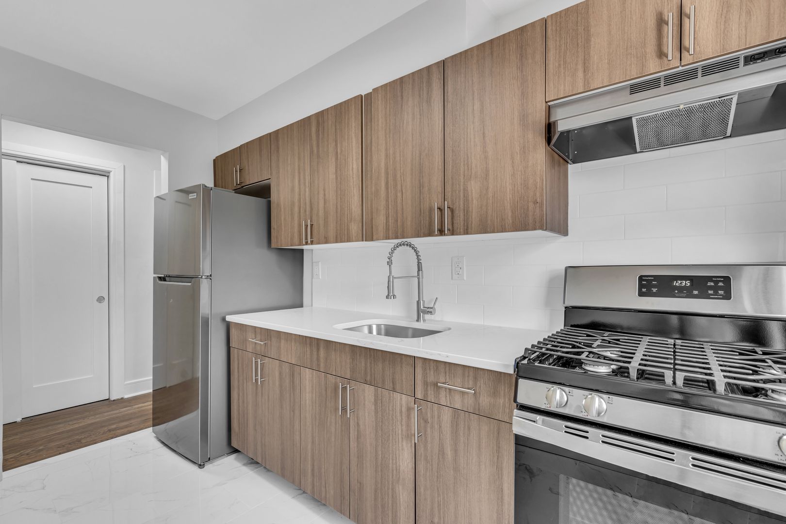 Palisades Park Apartment: 508-542 Broad Avenue