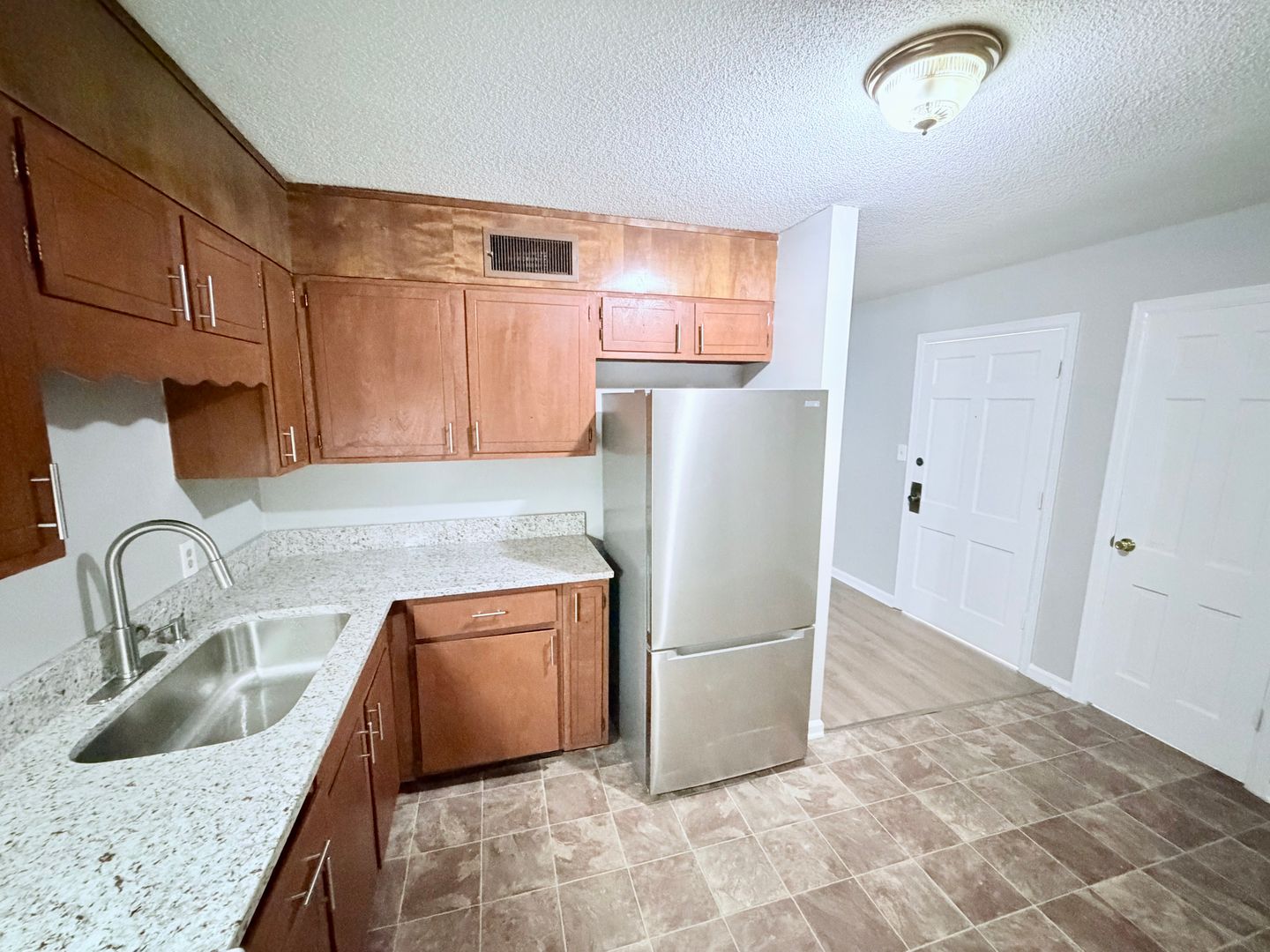 Chattanooga Apartment: 3328 Pinewood Ave.