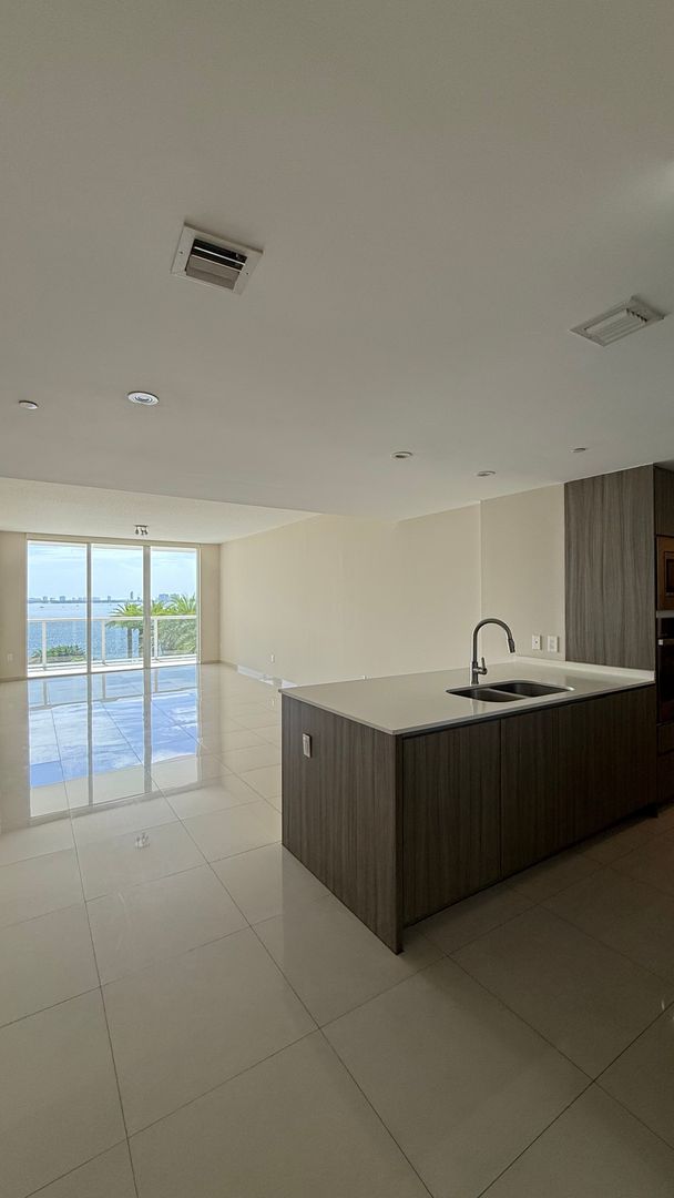Miami Condo: 600 NE 27 St.