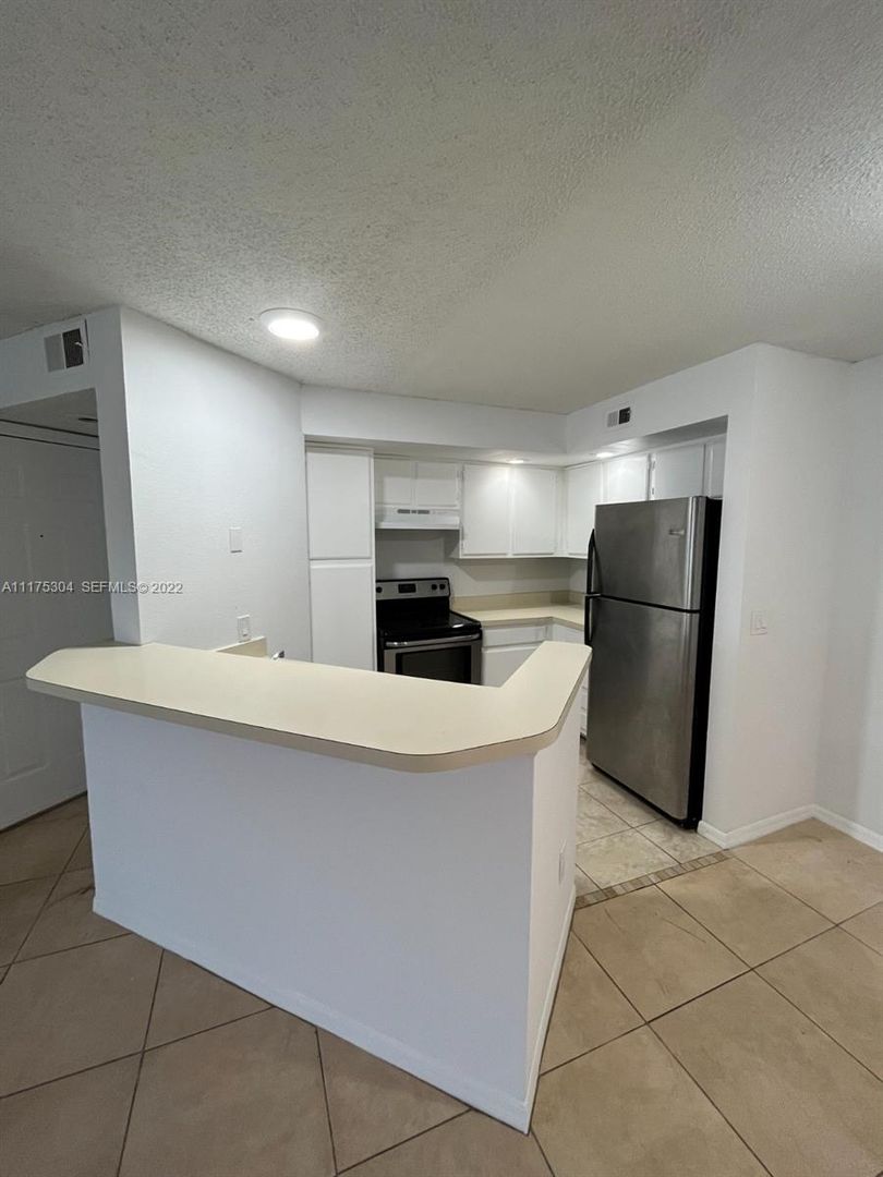West Palm Beach Condo: 1401 Village Blvd.