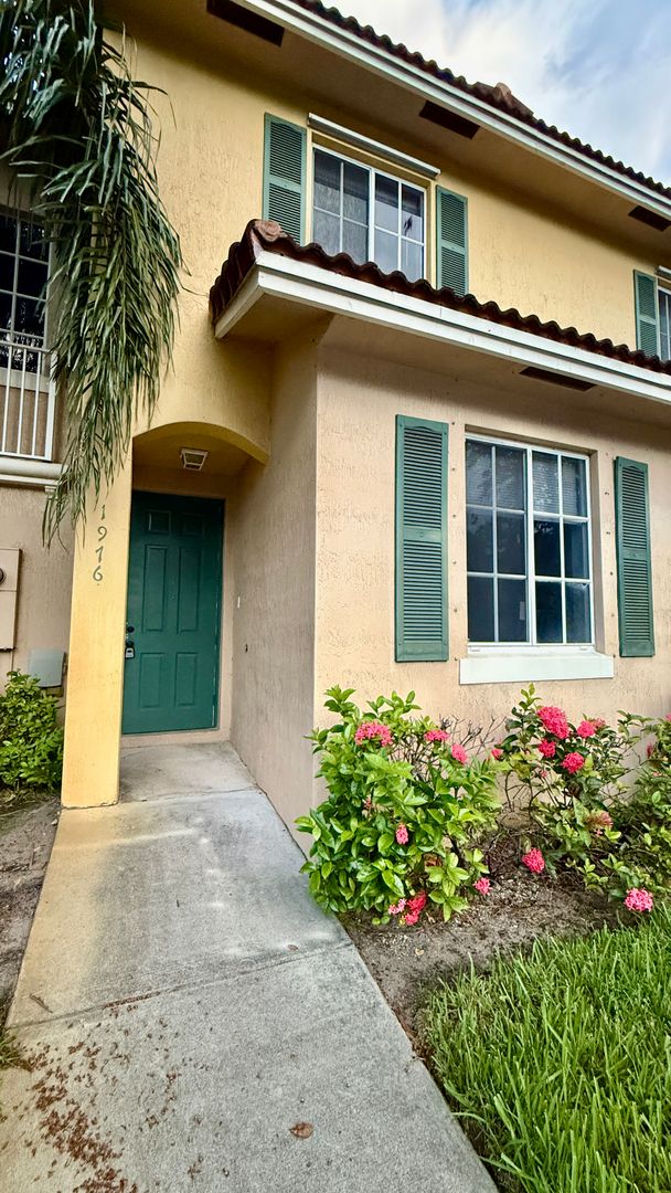 North Lauderdale Townhome: 1976 SW 60th Terrace