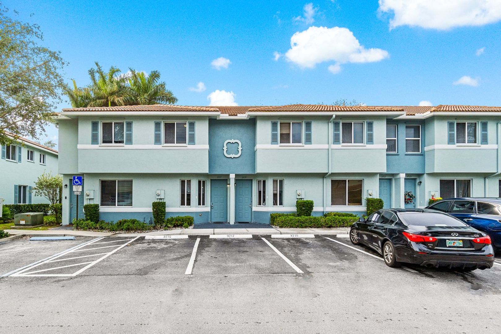 Riviera Beach House: 3717 Sonoma Drive