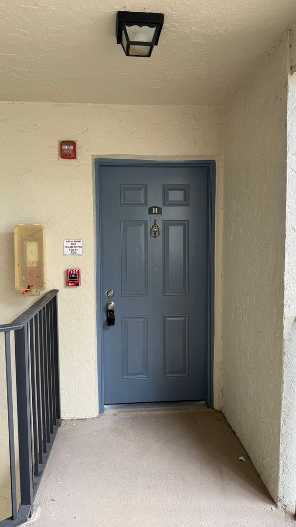 West Palm Beach Condo: 1453 Lake Crystal Drive