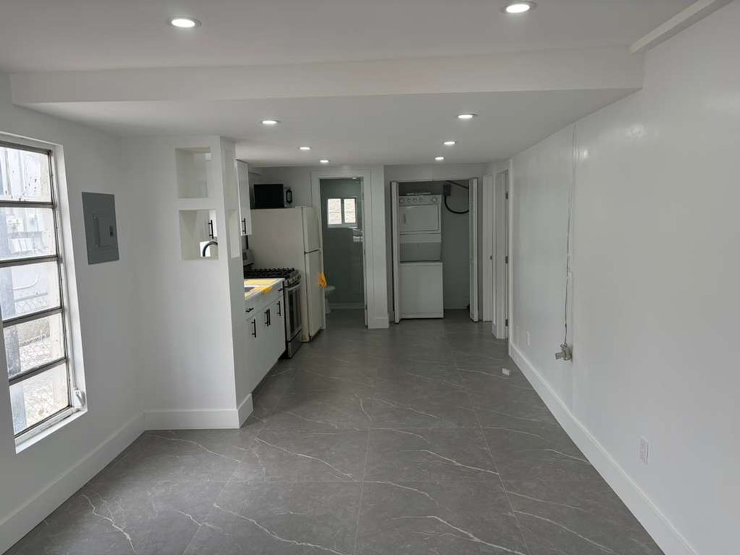 Miami Apartment: 1011 SW 5 St.