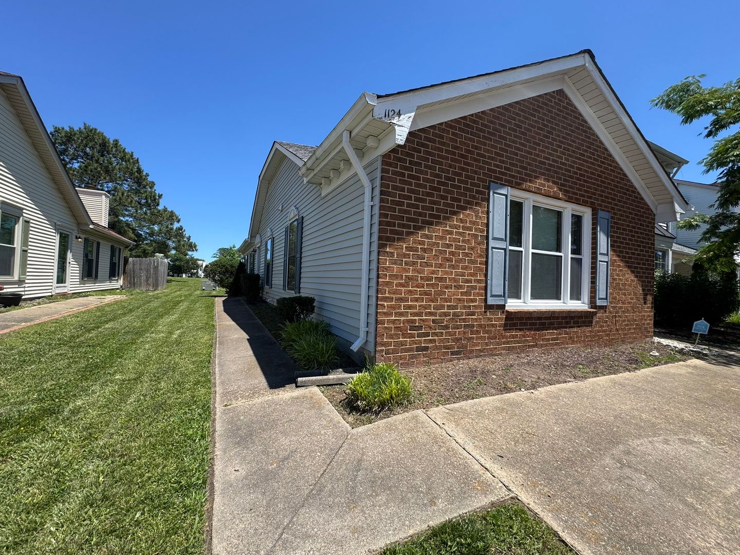 Virginia Beach Townhome: 1124 Gleaning Close