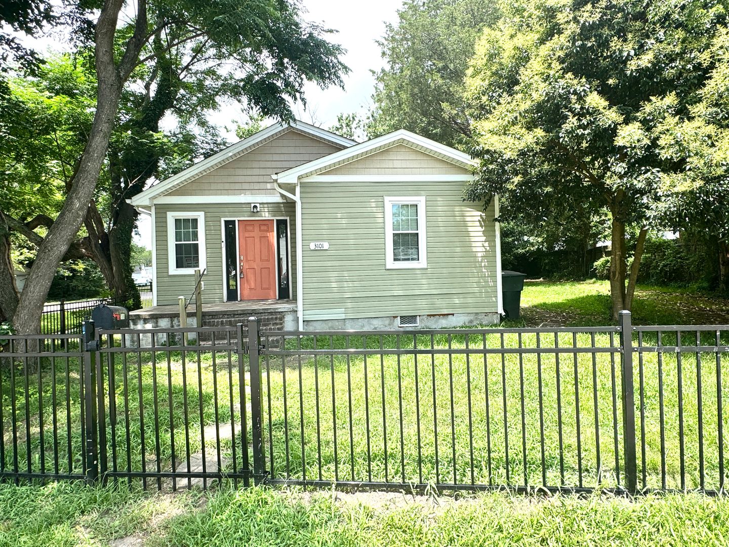 Norfolk House: 3101 Hurley Avenue