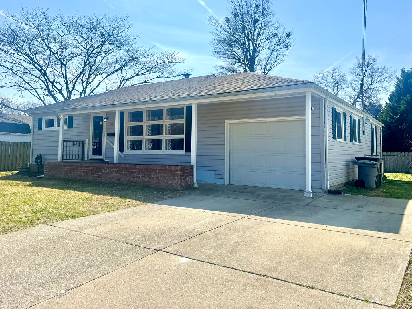 Hampton House: 38 Eastmoreland Dr