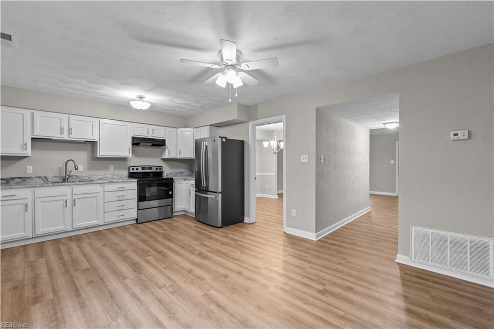 Virginia Beach Townhome: 811 S Grosvenor Court