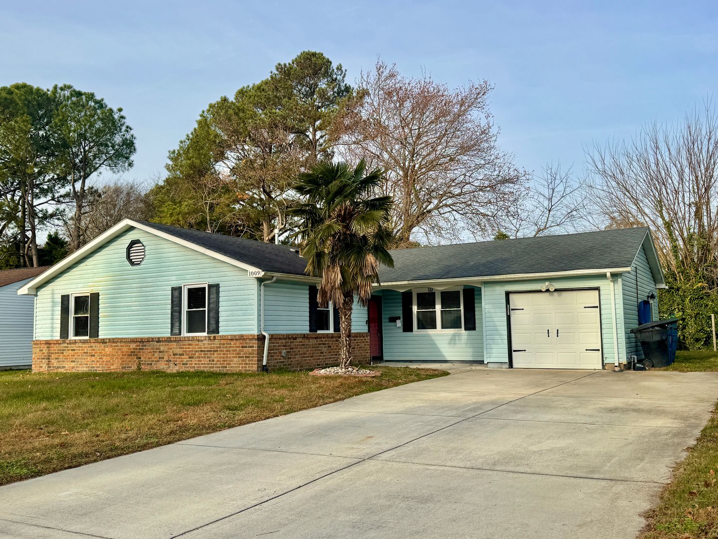 Virginia Beach House: 1009 Bennington Road