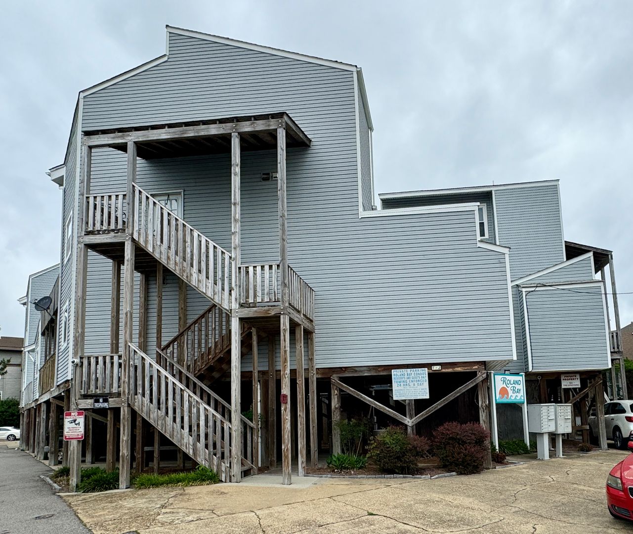 Norfolk House: 1326 West Ocean View Avenue