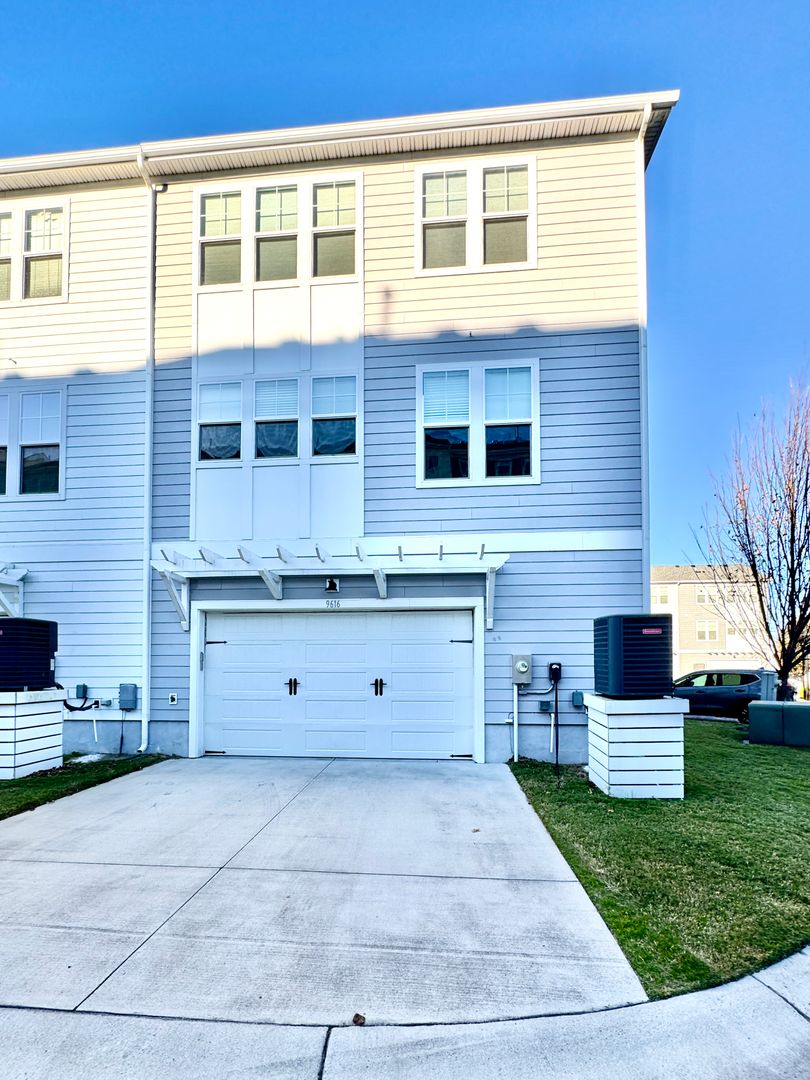 Norfolk Townhome: 9616 21st Bay St