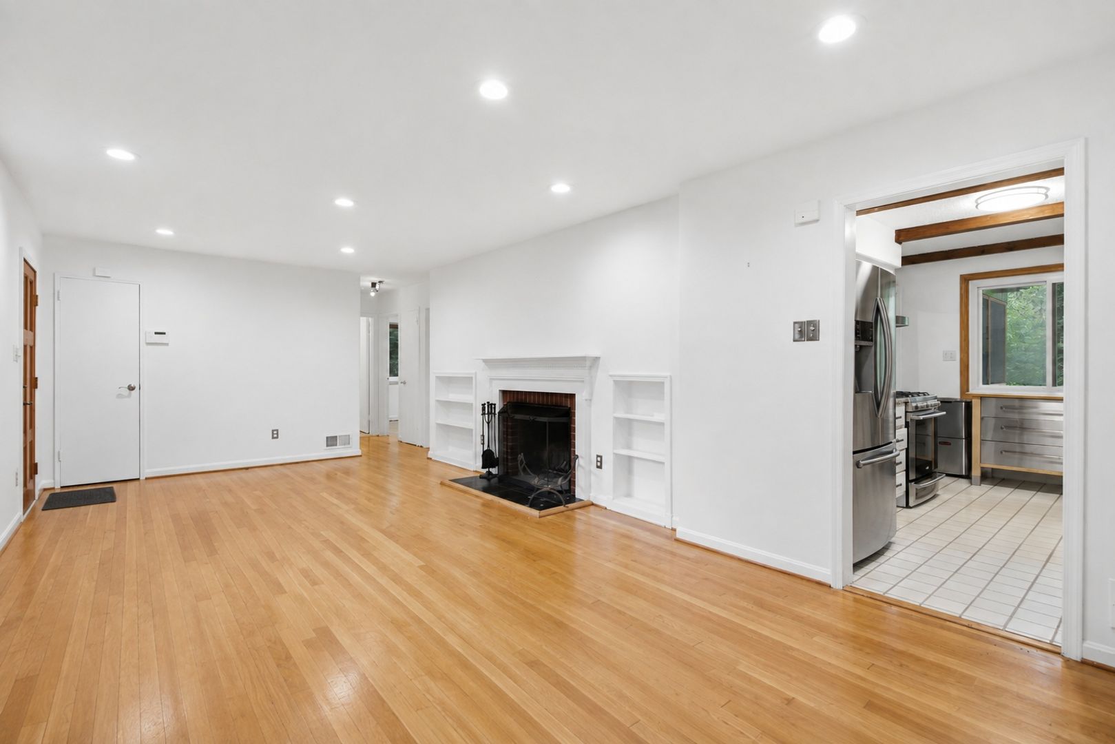 110 Devon Ct 5 of 12