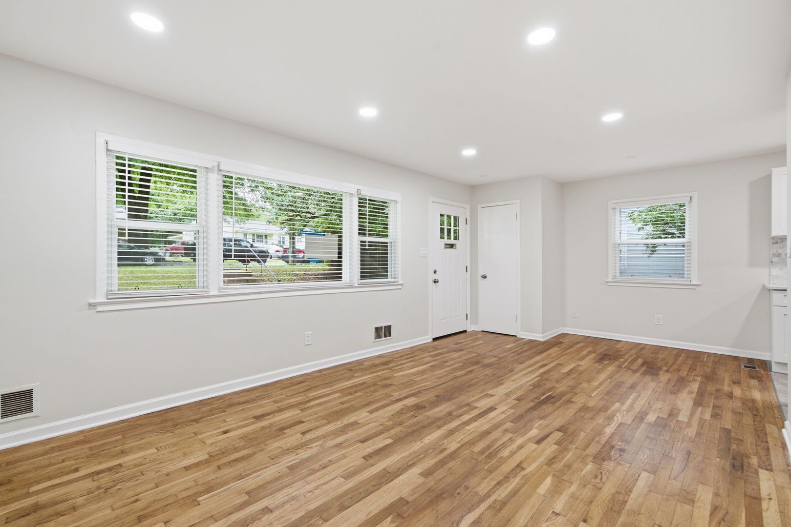 18 Grandin Cir 3 of 12