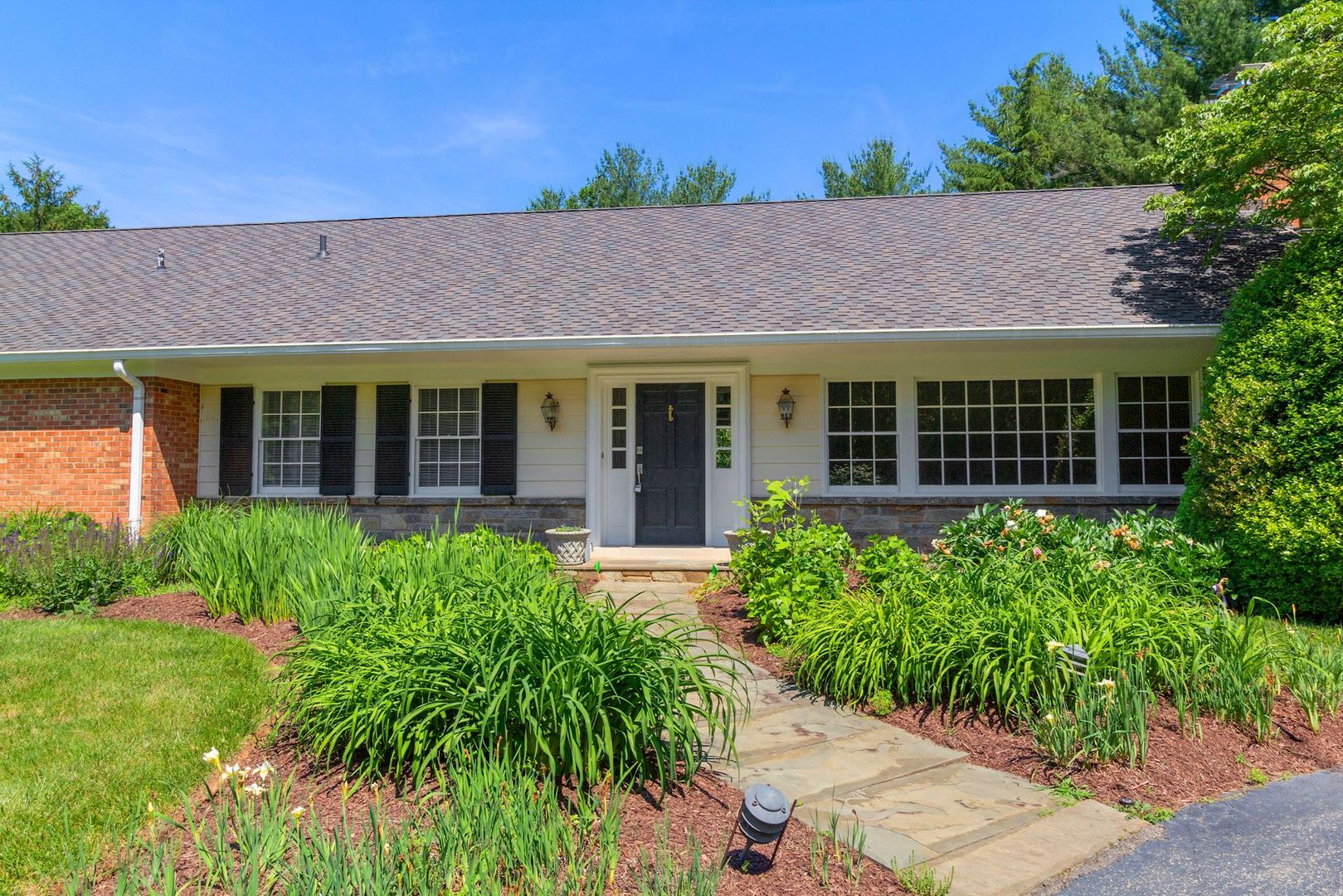Potomac House: 11009 Cripplegate Rd