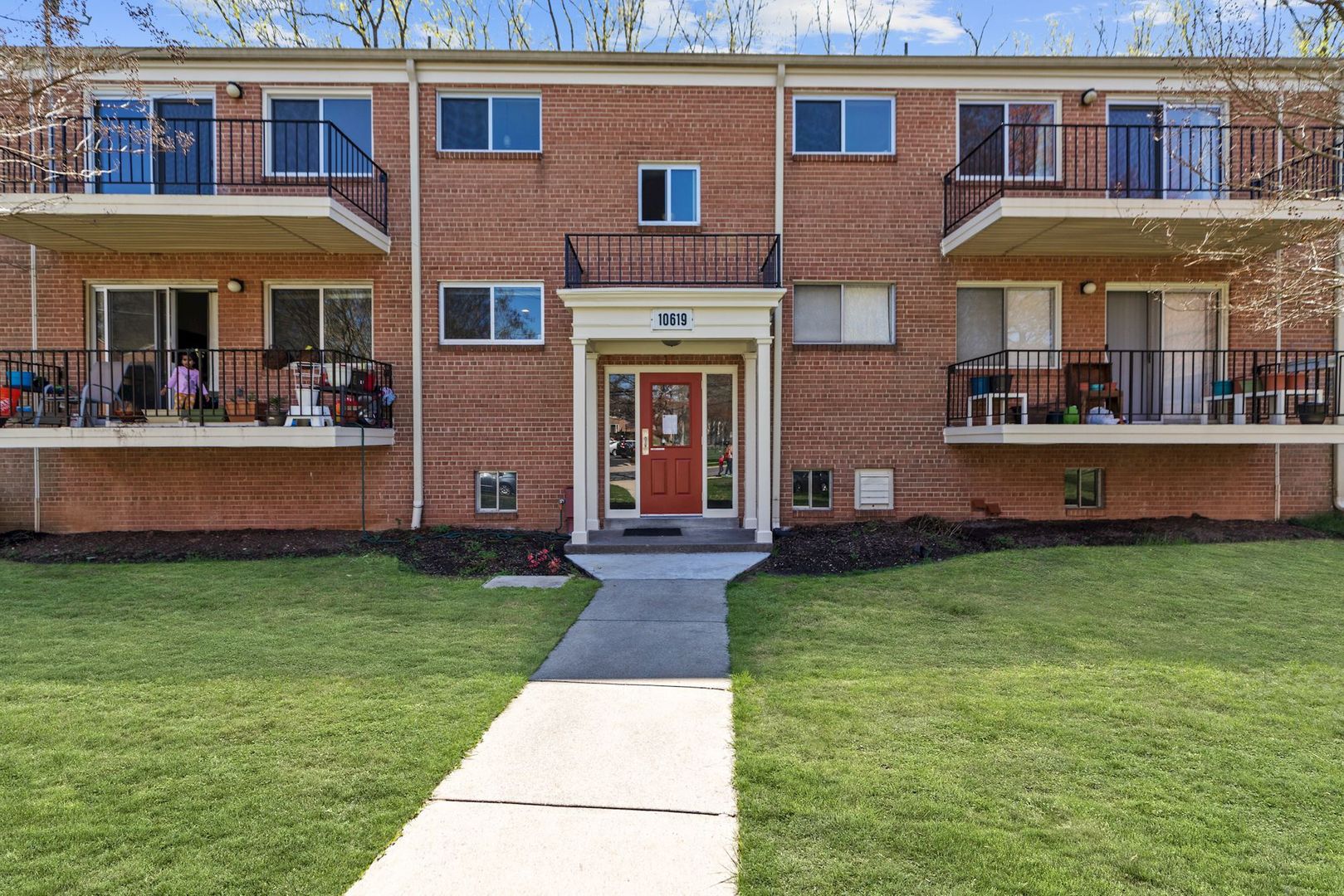 Bethesda Condo: 10619 Weymouth St Apt #201