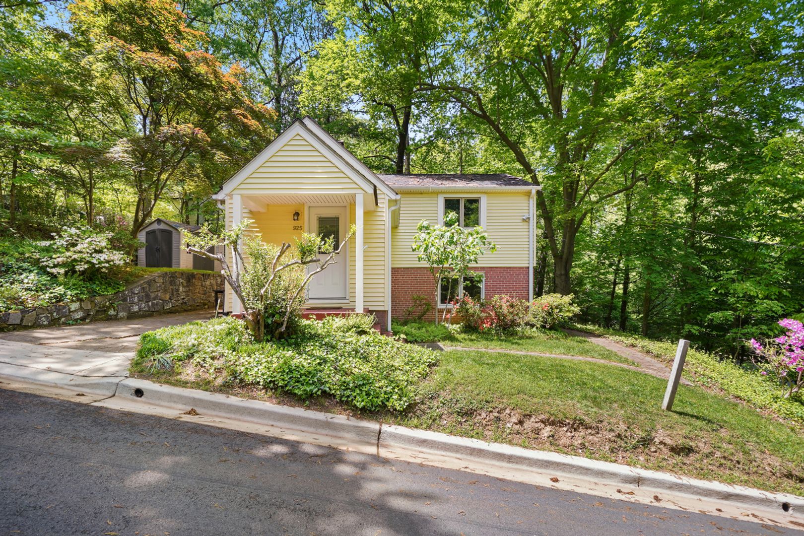 Takoma Park House: 925 Sligo Creek Parkway