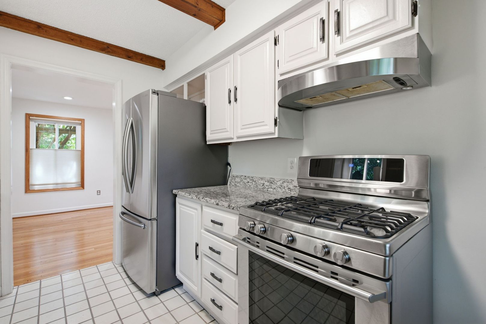 110 Devon Ct 7 of 12
