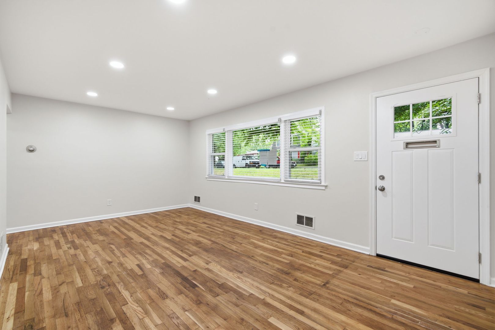 18 Grandin Cir 2 of 12