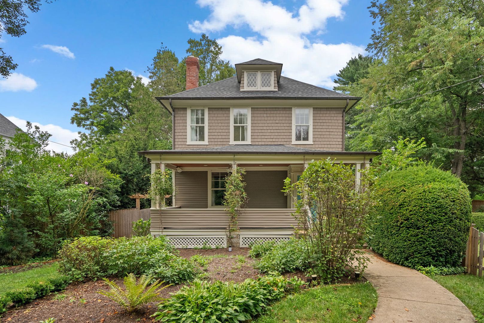 4 Bed 3.5 bath - Kensington Victorian - Move In Ready