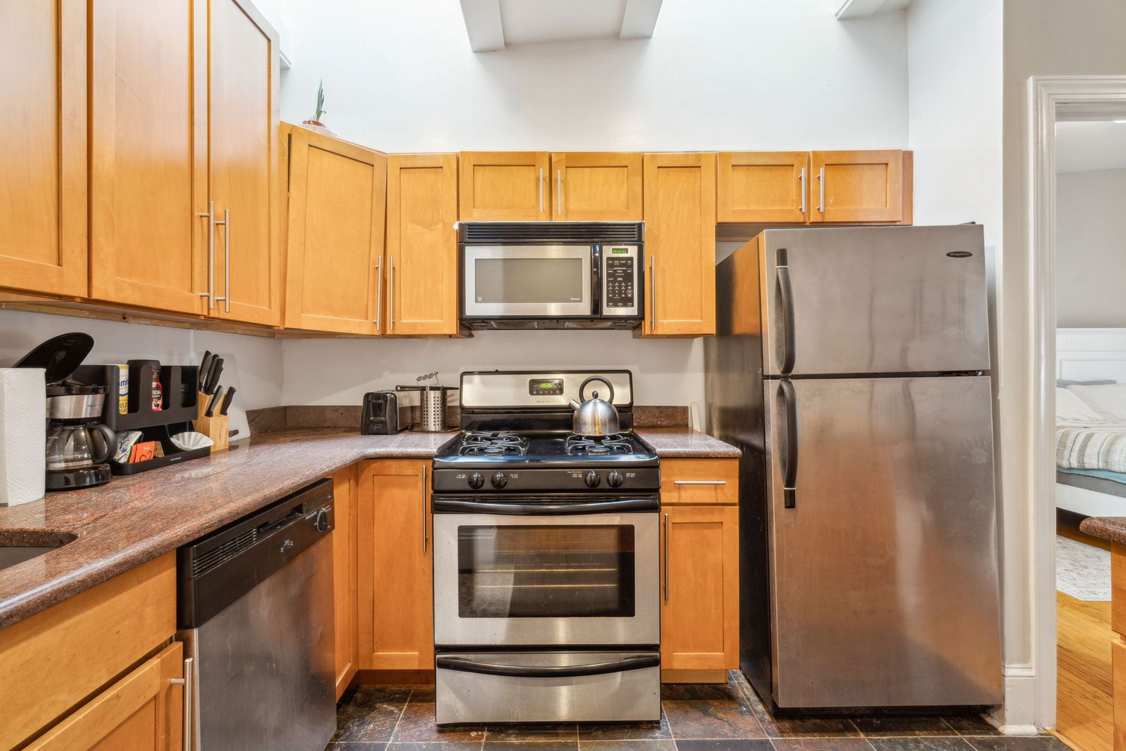 Philadelphia Apartment: 1931 Chestnut Street