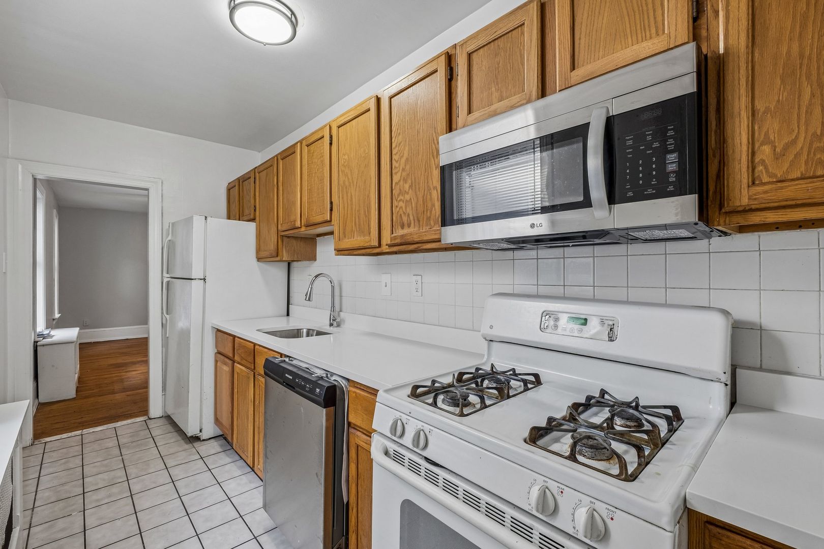 Philadelphia Apartment: 4141 Ridge Avenue