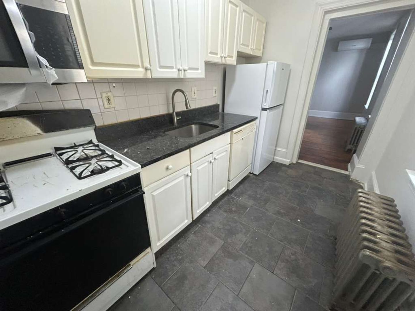 Philadelphia Apartment: 4141 Ridge Avenue