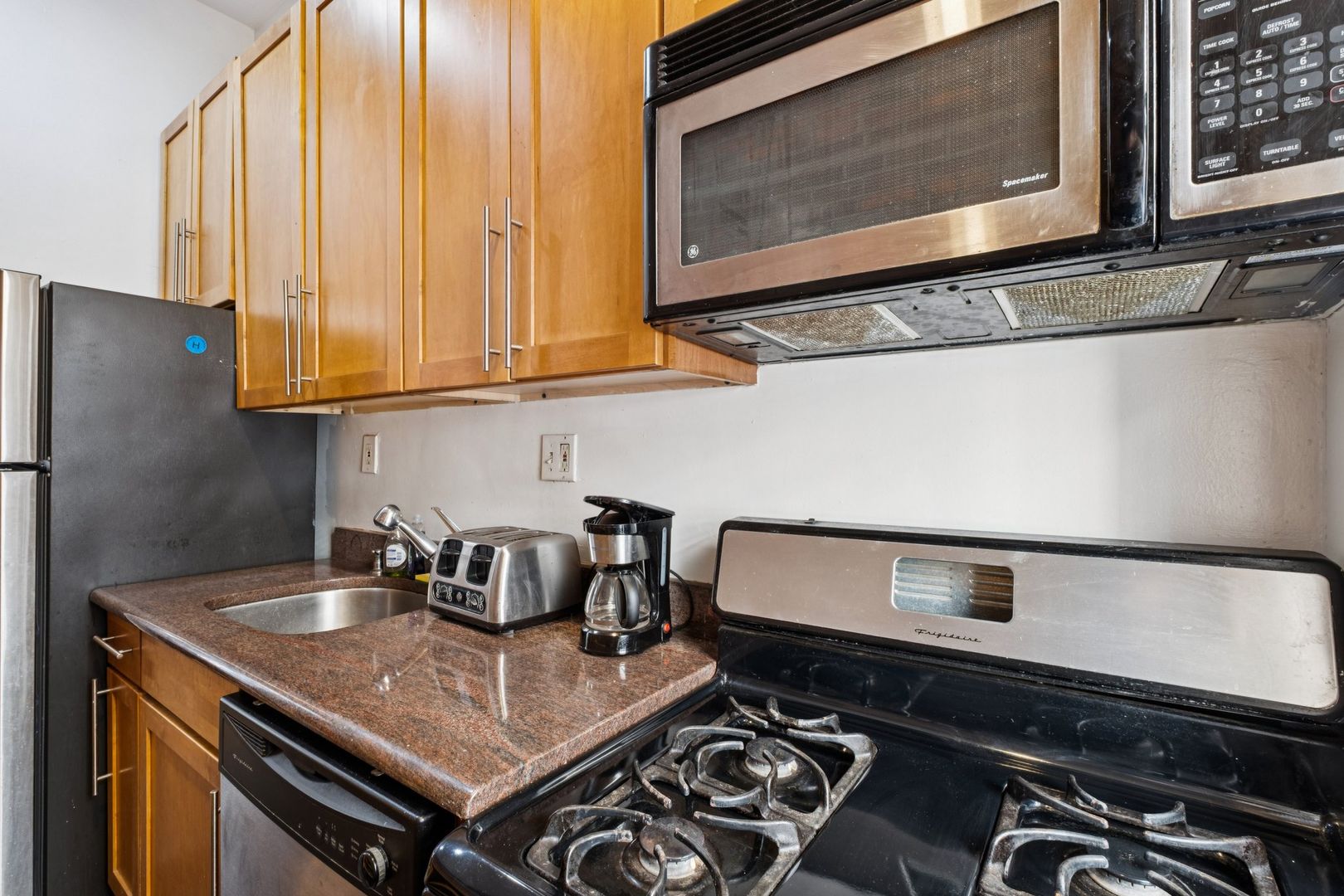 Philadelphia Apartment: 1931 Chestnut Street