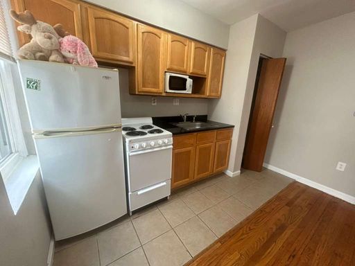 3412-14 Spring Garden Street - A32 – photo 1