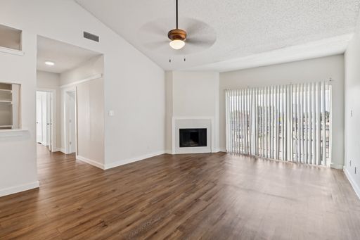 Renovated units with private garage! – photo 1