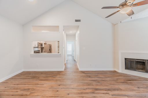 Renovated units with private garage! – photo 1