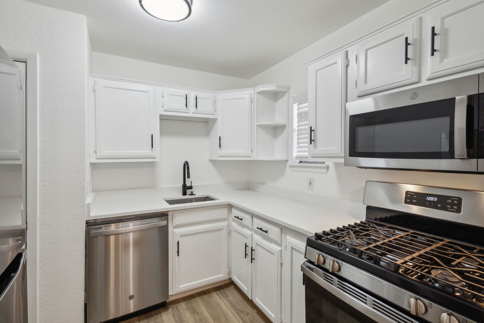 Dallas Apartment: 4321 Cole Ave