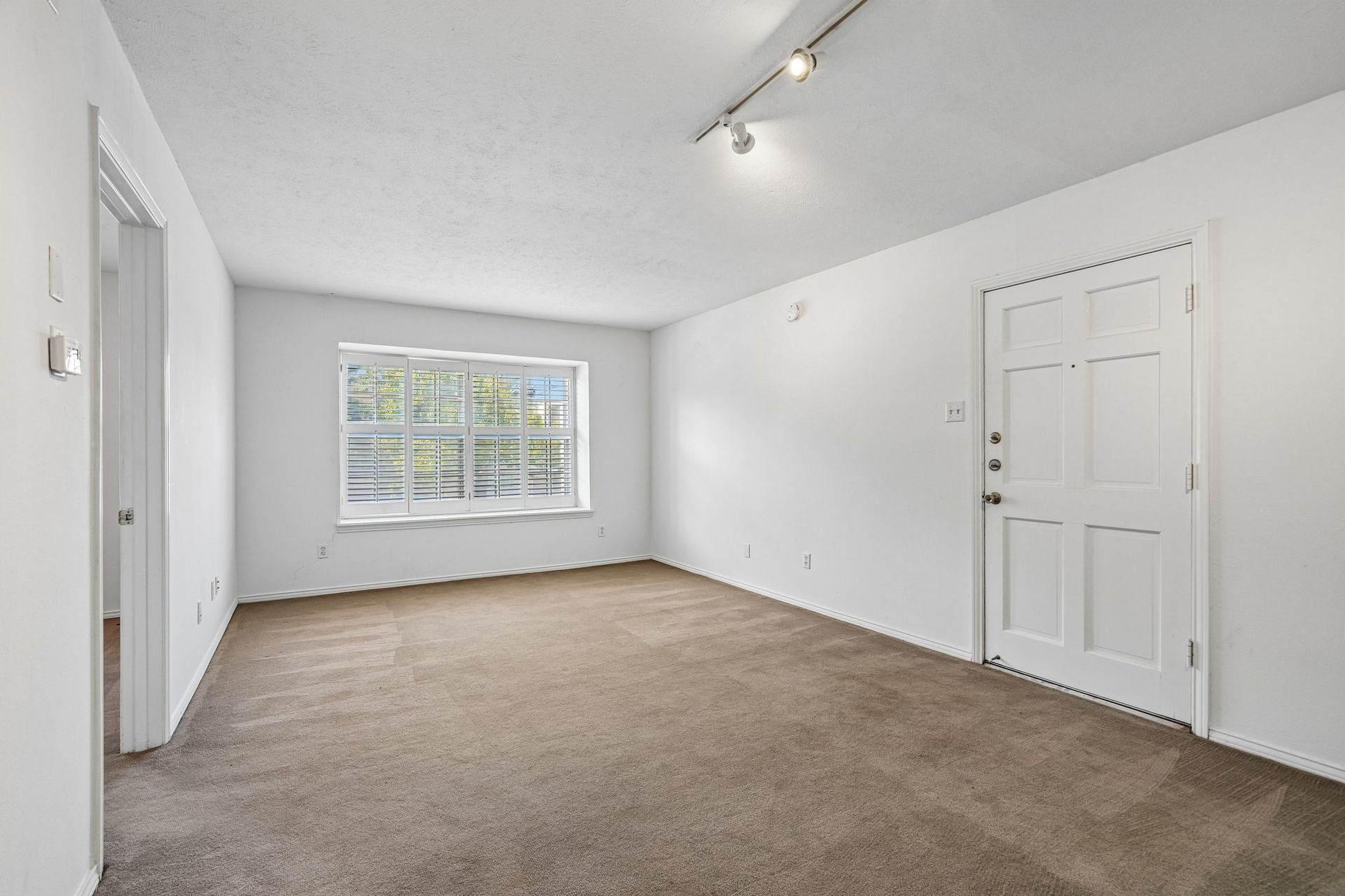 Dallas Apartment: 4320-4330 Travis St