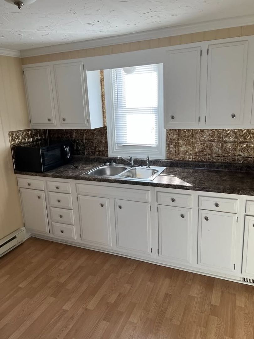 Jordan Apartment: 20465 Langford Way