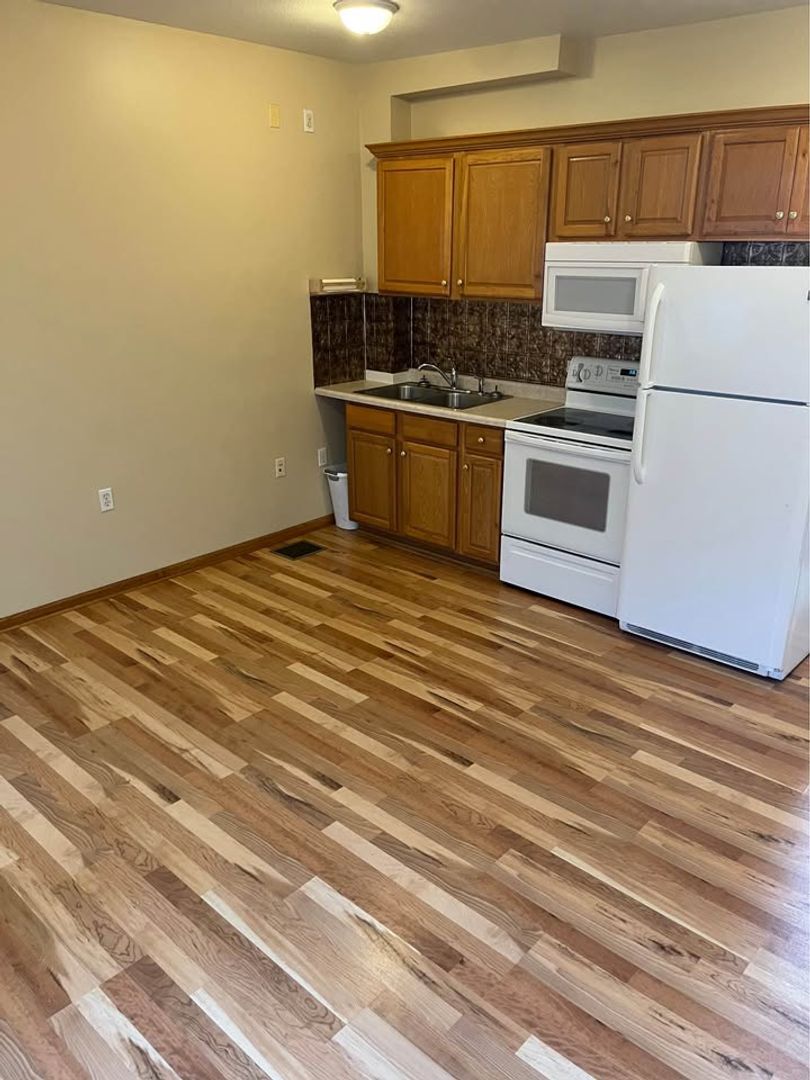 Jordan Apartment: 201 East 1st Street