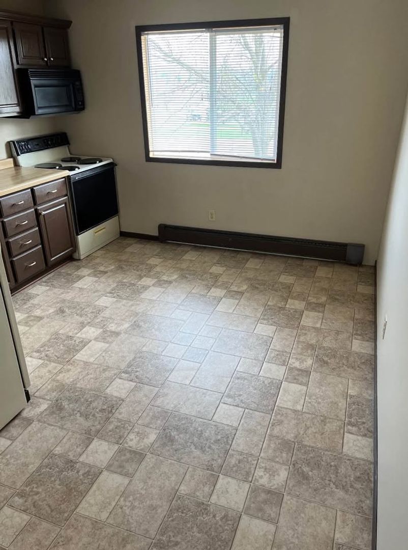 Jordan Apartment: 425 Hillside Drive