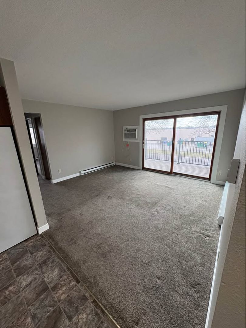 Waseca Apartment: 201 17th Avenue NE