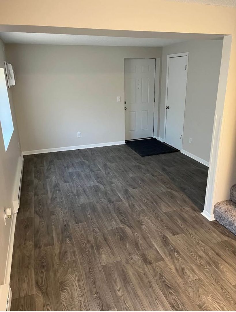 Belle Plaine Apartment: 116 East Church Street