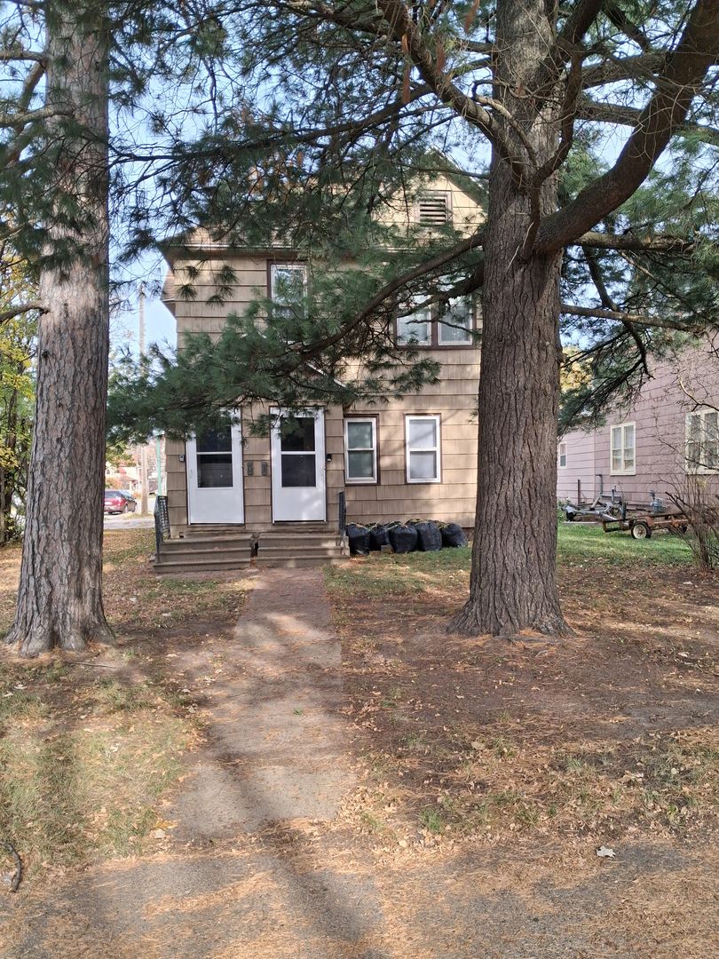 Virginia Apartment: 329 S 7th St.