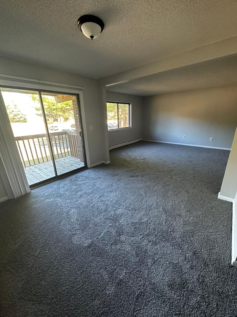 6475 Avonwood Rd, Avon, CT 06001