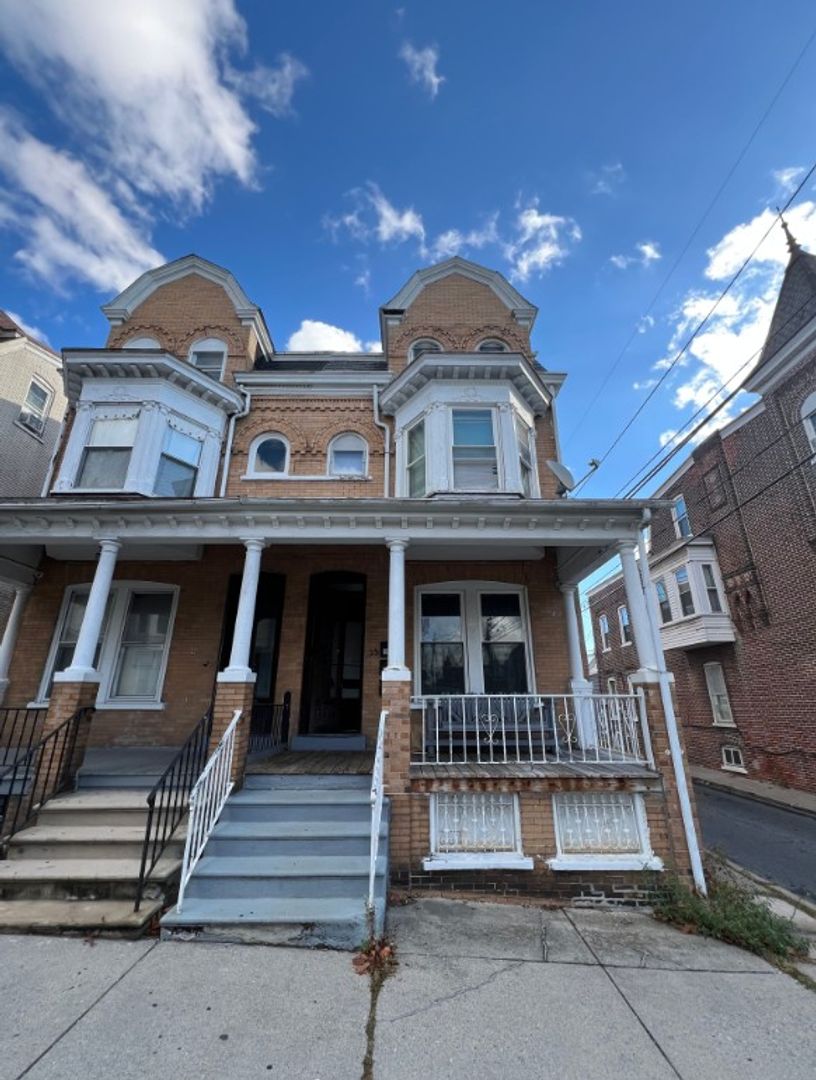 Allentown Apartment: 23 S Madison Street