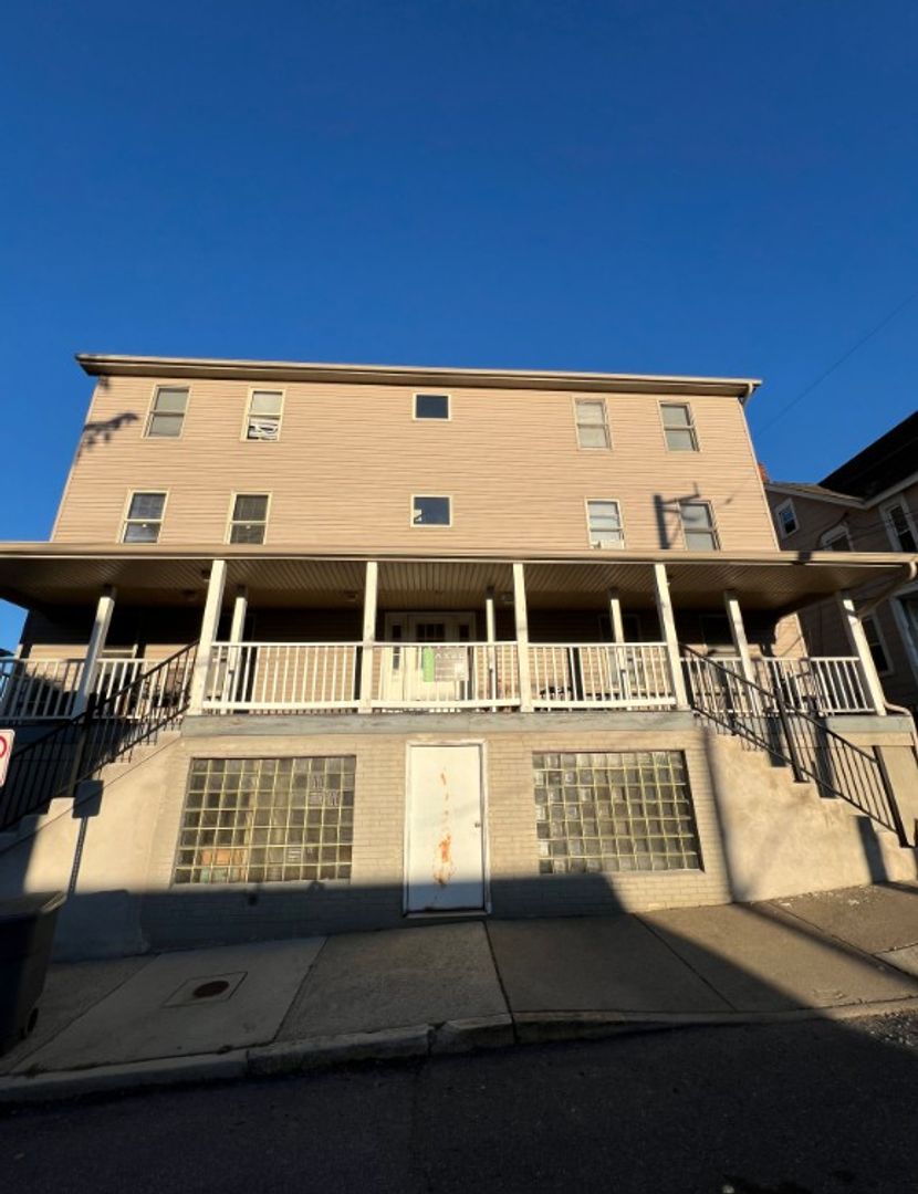 Slatington Apartment: 201-215 1st Street
