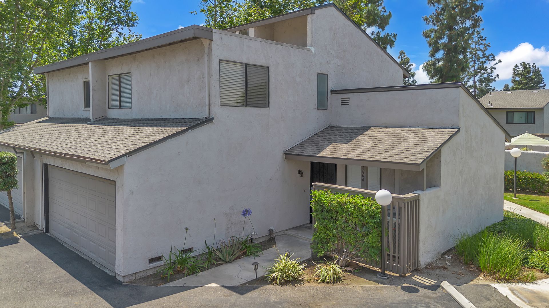 Anaheim House: 3004 E Via Bruno