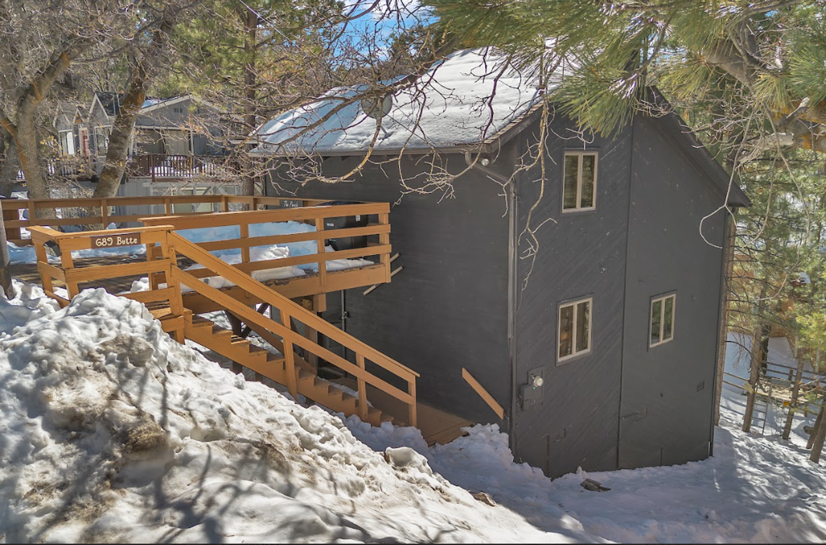 Big Bear House: 689 Butte Ave