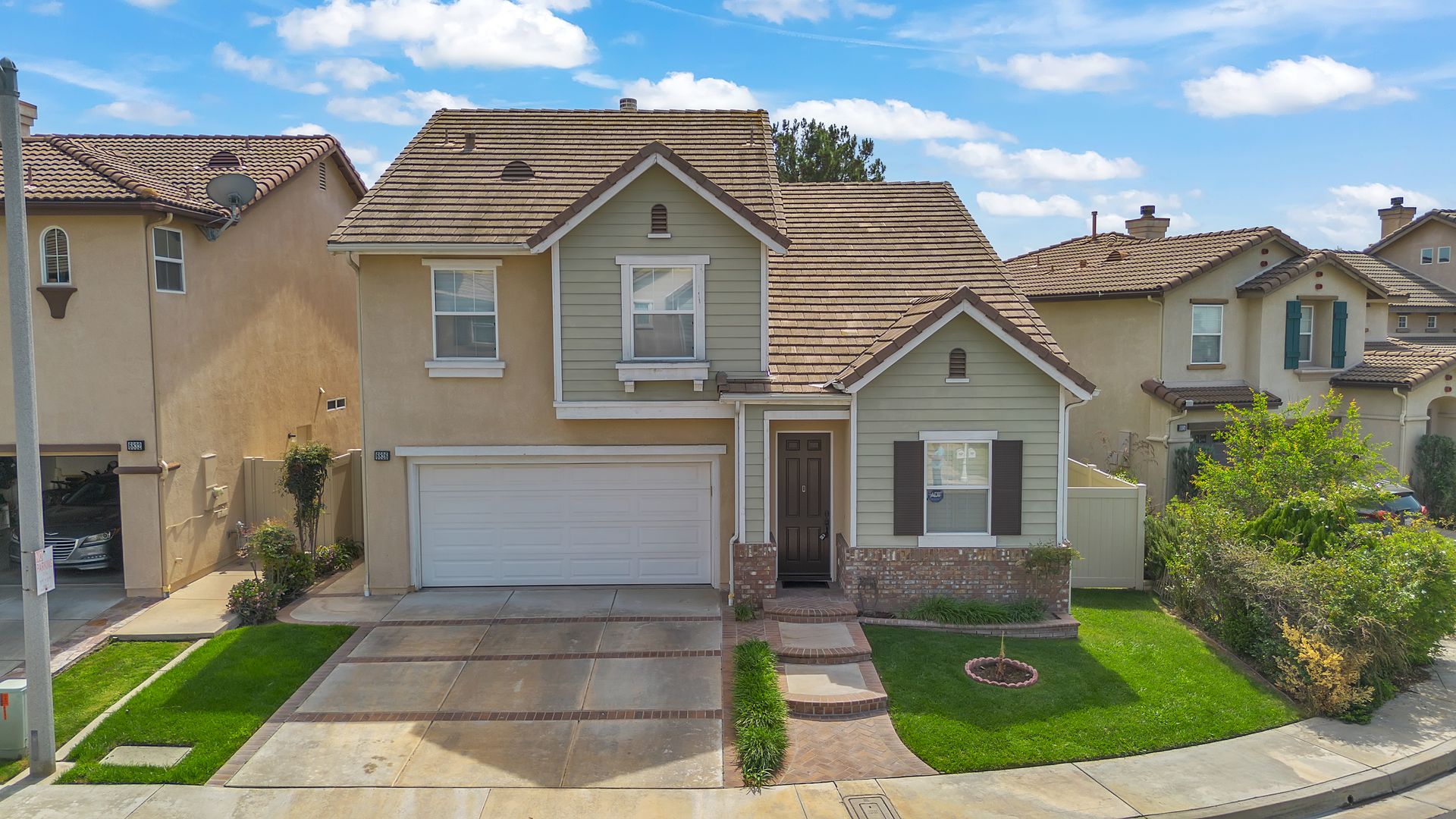 Orange House: 6826 E Horizon Drive