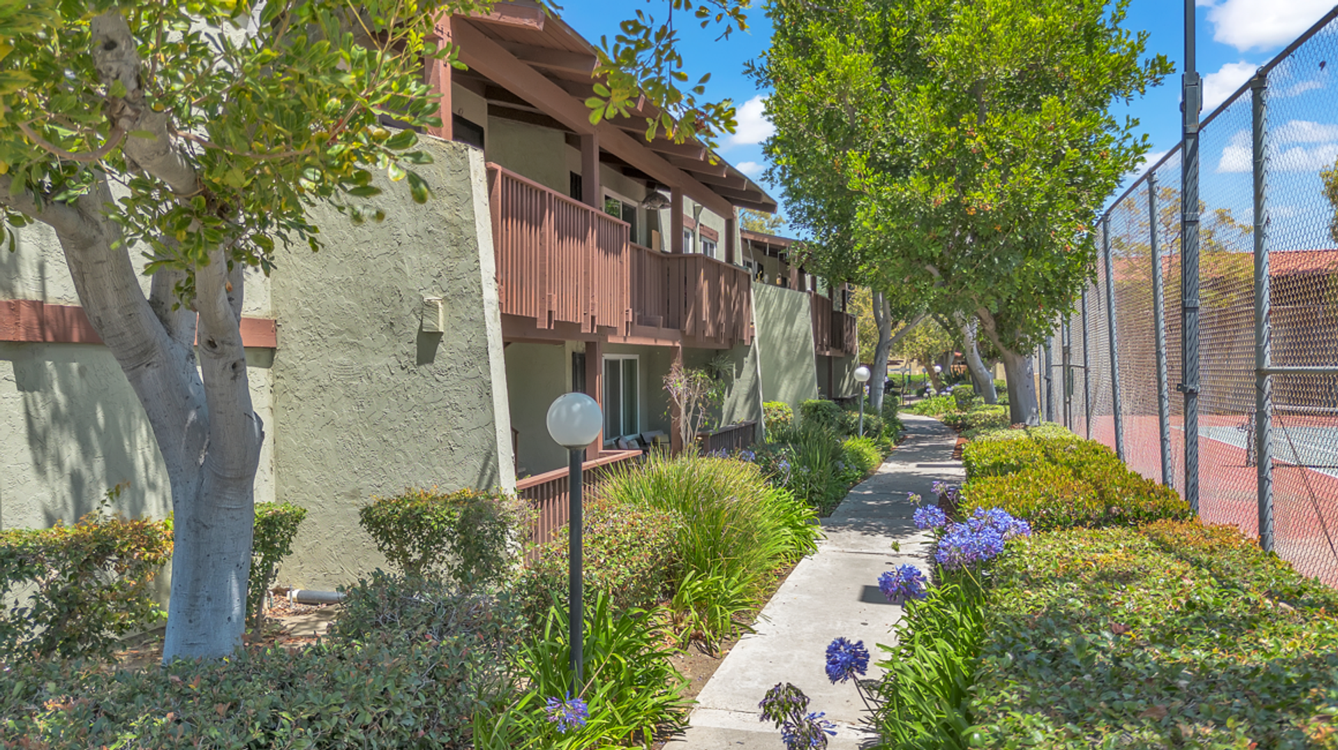 Santa Ana House: 1040 W Macarthur Blvd #48