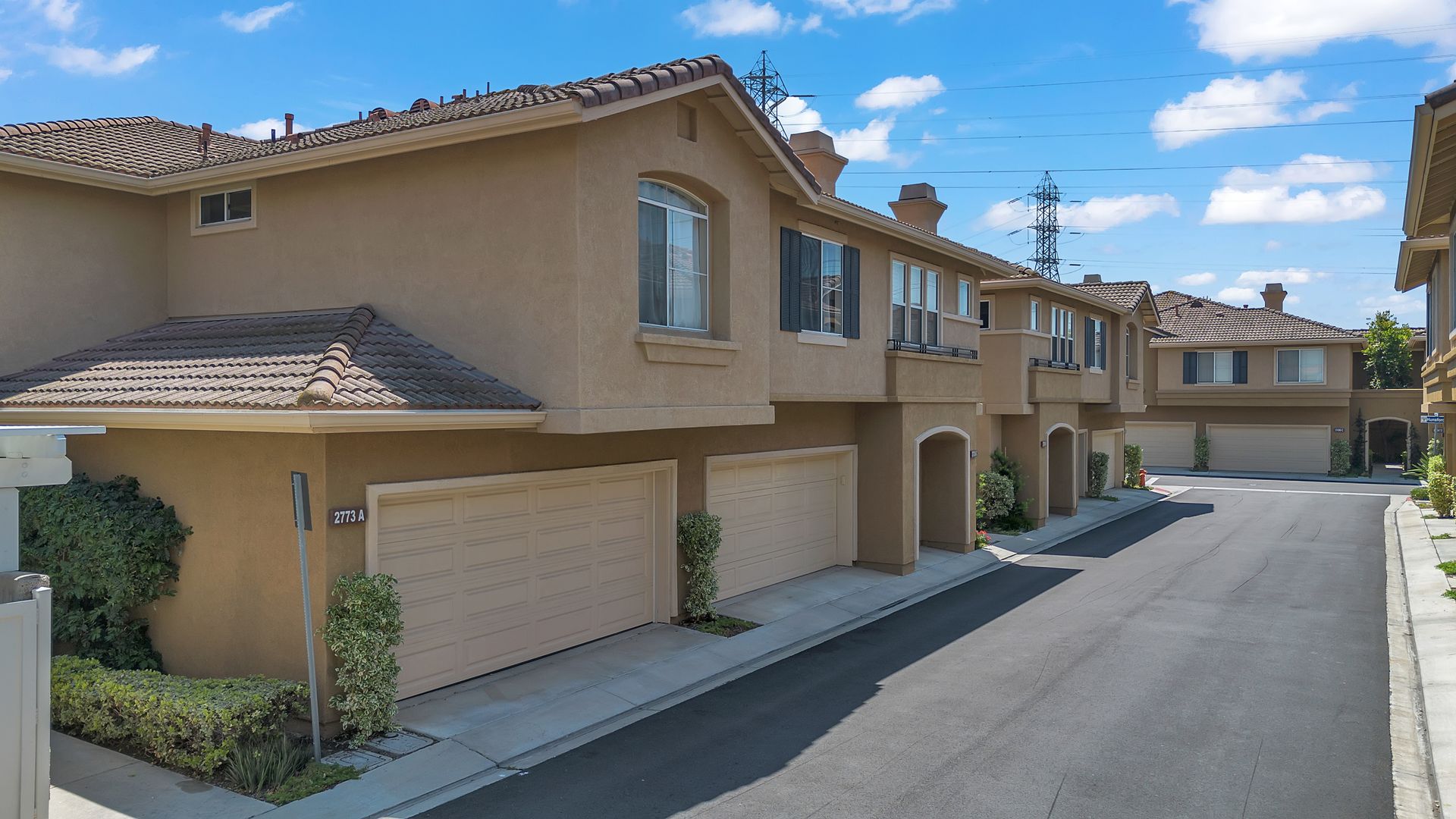 Orange House: 2773 N Blackburn Dr Unit A