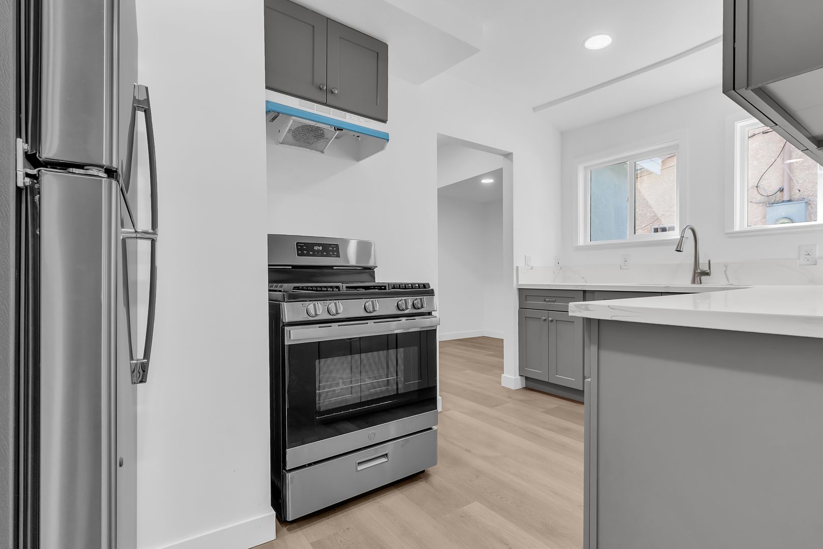 Los Angeles Apartment: 5518 Denker